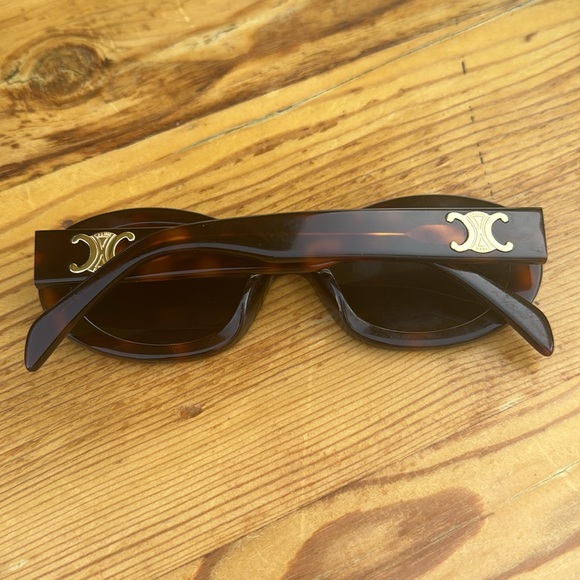 Celine
Triomphe Logo Oval Acetate Sunglasses - Picture 4 of 7